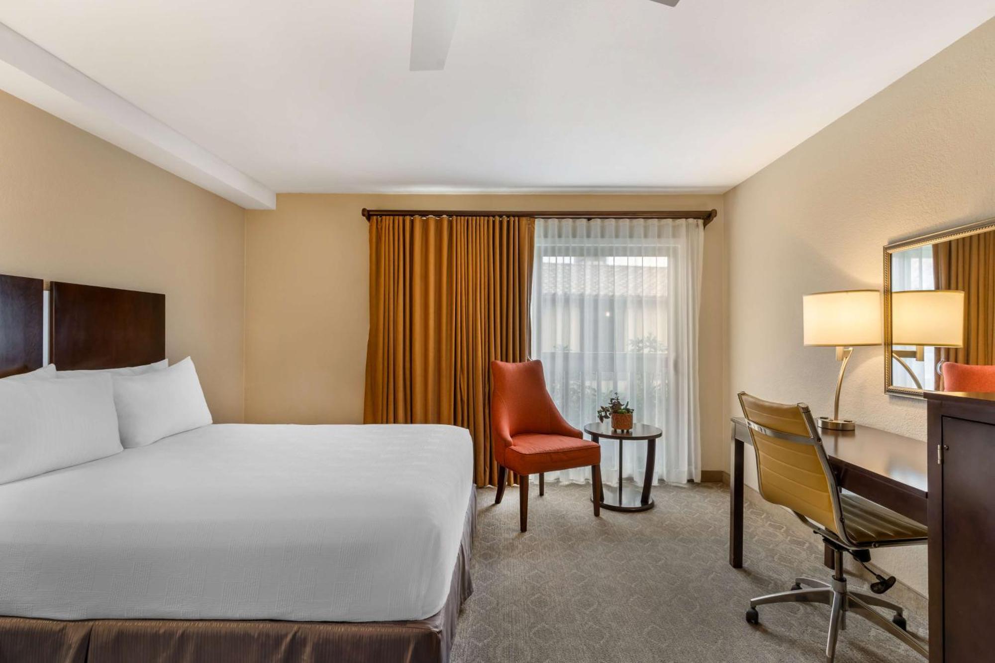 Best Western Plus Monterey Inn Exterior photo